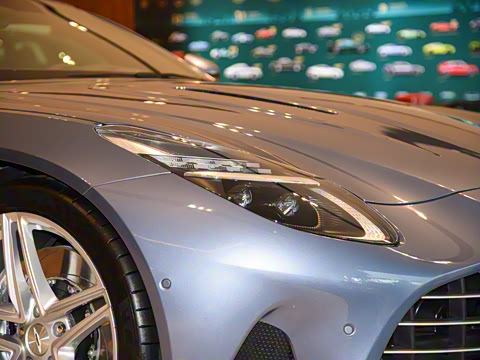 2025�� 4.0T V8 Coupe