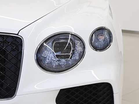 2024�� 4.0T V8 ������