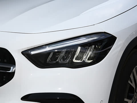 2025�� �Ŀ� GLA 220