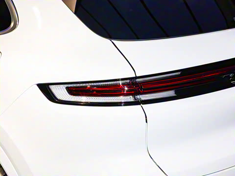 2025�� Cayenne S E-Hybrid 3.0T