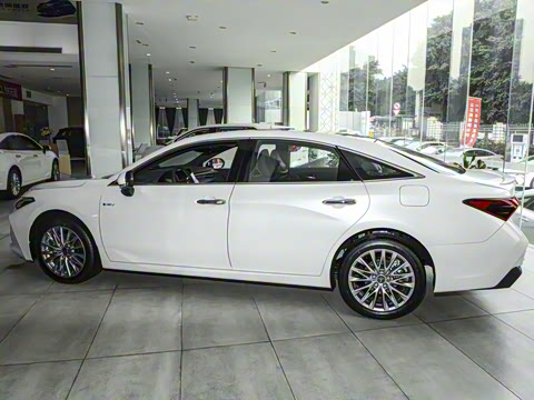 2024�� ˫�� 2.5L XLE����