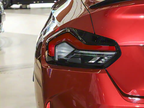 2025�� M240i xDrive