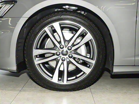 2025�� Avant 45 TFSI ��̽�ռ�