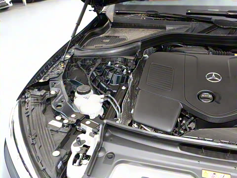 2024�� GLC 260 L 4MATIC ������ 5��