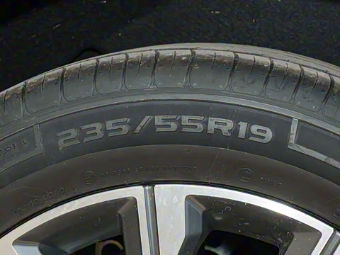 2025�� 2.0T ��������� 5��