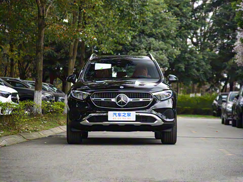 2025�� �Ŀ� GLC 260 L 4MATIC ������