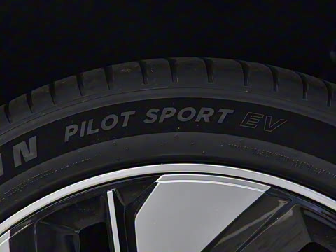 2025�� 210Ultra�Ǽݰ� 5��