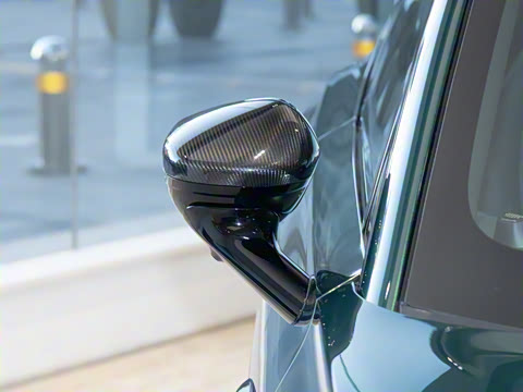 2025�� 4.0T V8 707