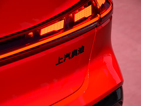 2026�� TFSI quattro 150kW �׷�������