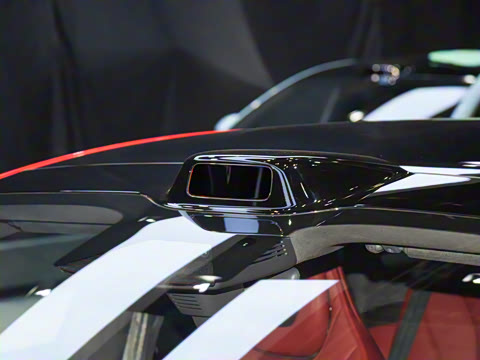 2025�� 703km Ultra�˶���