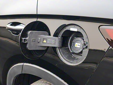 2025�� EV �Ǽݰ� 605km �콢��