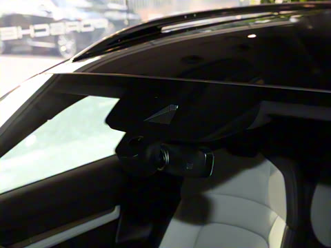 2024�� Taycan 4 Cross Turismo