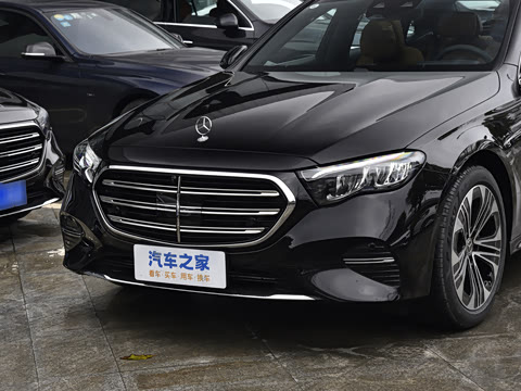 2025�� �Ŀ� E 300 L ������