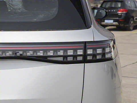 2025�� 636Ultra���Ȱ� 5��