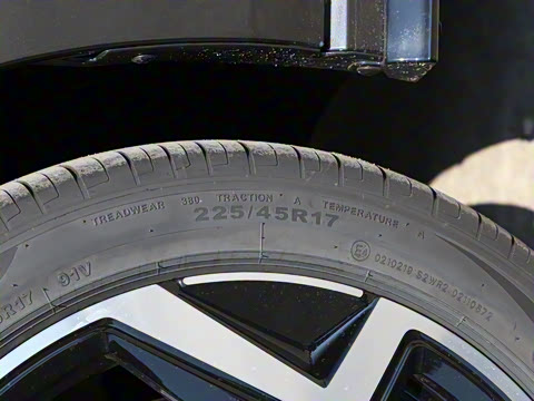 2025�� 300TSI R-Line