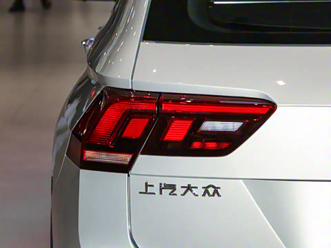 2024�� ���ڿ� 330TSI �Զ�����R-Line��ҫ��