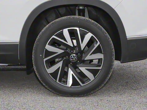 2025�� ������ 330TSI