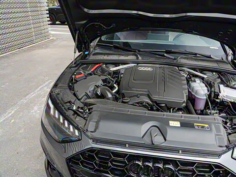 2025�� 200���������� 40 TFSI ���������� B&O ��ҹ��