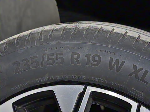 2025�� GLC 260 L 4MATIC ������