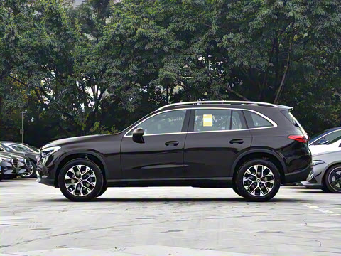 2025�� GLC 260 L 4MATIC ������