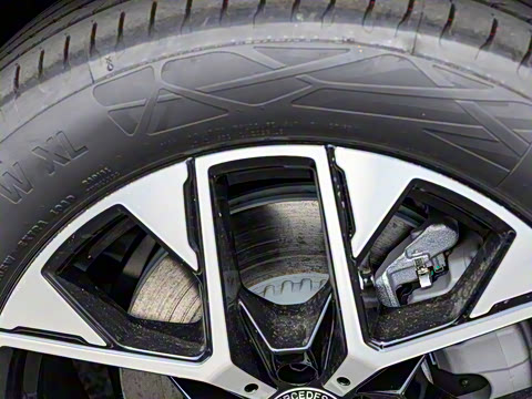 2024�� GLC 260 L 4MATIC ������ 5��