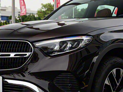 2024�� GLC 260 L 4MATIC ������ 5��