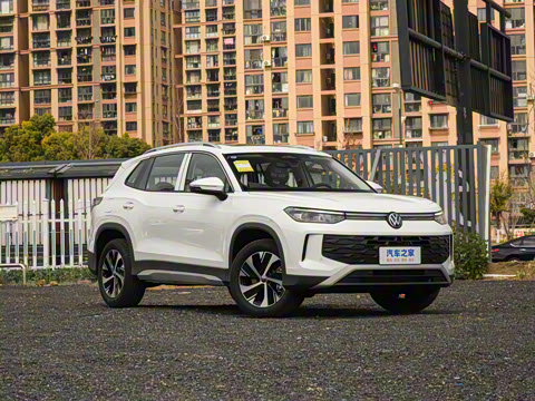 2025�� ̽��L 330TSI ������Ӣ