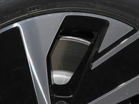 2025�� ̽��L 330TSI ������Ӣ