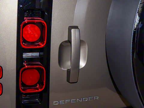 2025�� 110 3.0T P400 X-Dynamic HSE