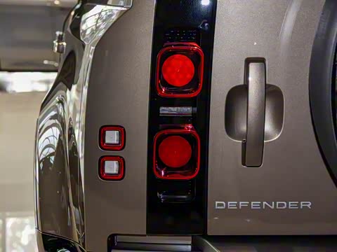 2025�� 110 3.0T P400 X-Dynamic HSE