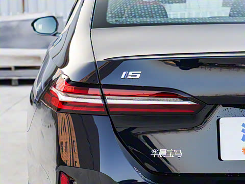 2025�� eDrive 40L M�˶���װ