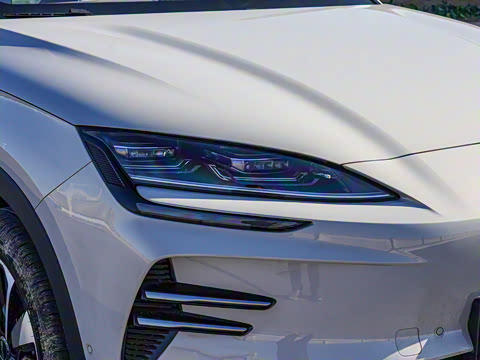 2025�� EV �Ǽݰ� 605km �콢��