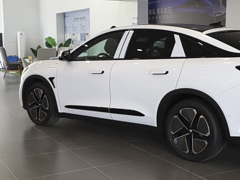 2025�� 735MAX 160kW