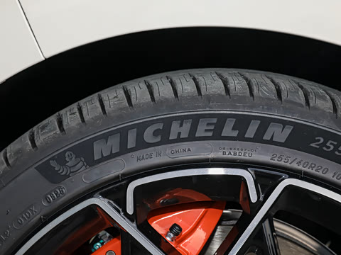 2025�� �����������Ǽݰ� 100kWh