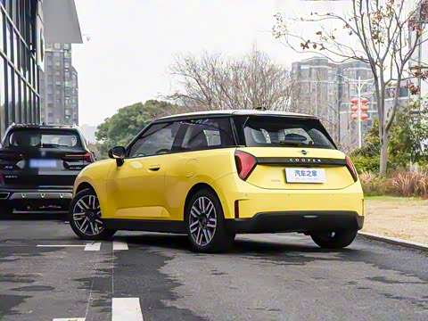 2025�� 456km COOPER E ������