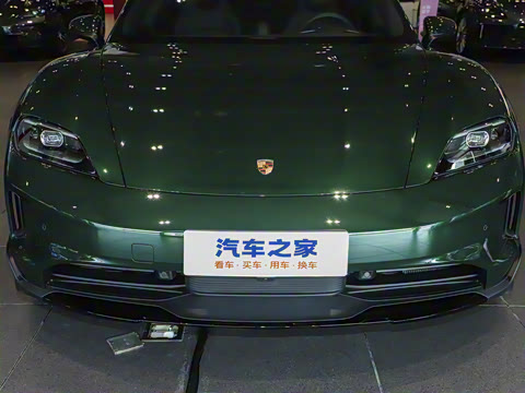 2024�� Taycan 4 Cross Turismo