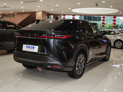 2023�� 300e ������ ���а�