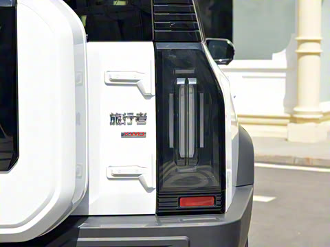 2025�� 2.0TD XWD �Զ�����+�ӳ��� 7��