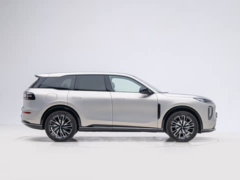 2025�� 215�콢PLUS