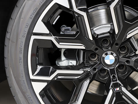 2025�� xDrive30L ������ M�˶���װ