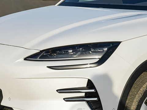 2025�� EV �Ǽݰ� 605km �콢��