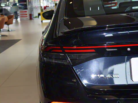 2025�� �˶�ϵ�� 260TURBO ����