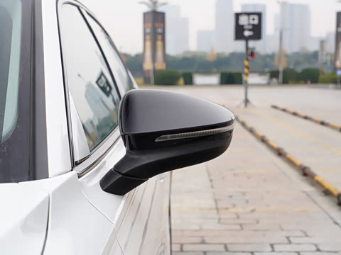 2025�� Pro 380TSI �ǿ���ҫ��