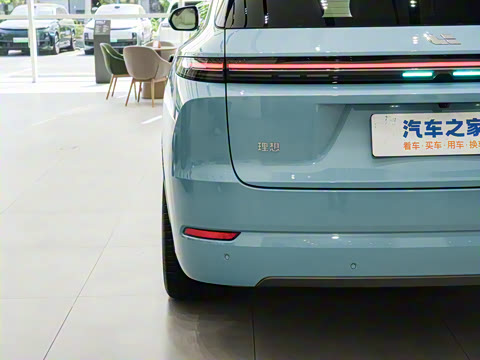 2025�� Ultra ���ܻ��°�