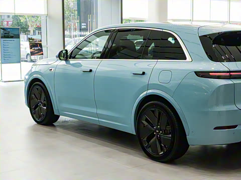 2025�� Ultra ���ܻ��°�