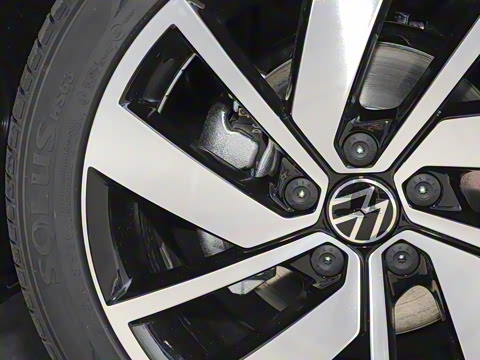 2025�� �Ŀ� 300TSI DSG׿Խ��