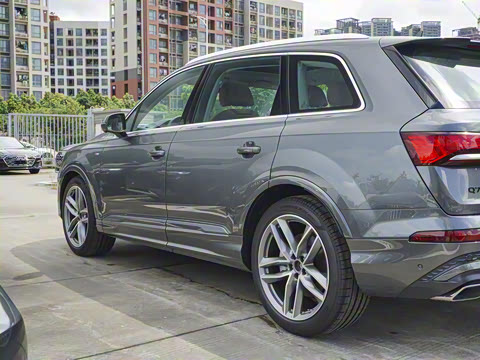 2025�� 45 TFSI quattro S line�˶���