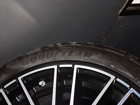 2025�� �Ŀ� C 260 L �˶���