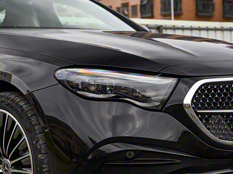 2025�� �Ŀ� E 300 L ����˶���