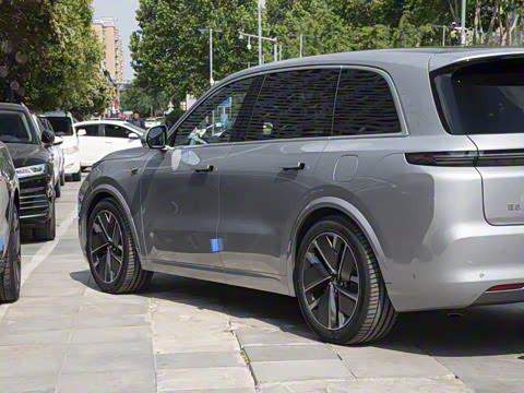 2025�� Ultra ���ܻ��°�